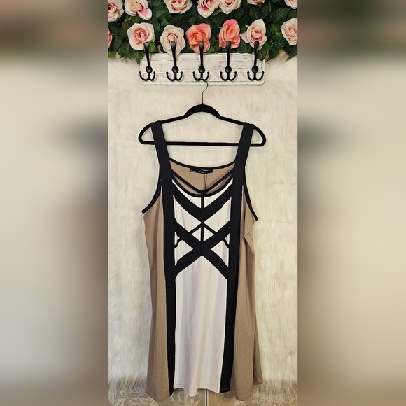 X-Two Dresses & Skirts - X-Two Classic Black & Tan Sleeveless Dress